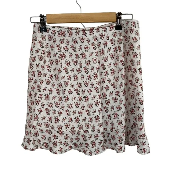 Hollister Ultra High Rise Skirt Size M - Picture 3 of 10